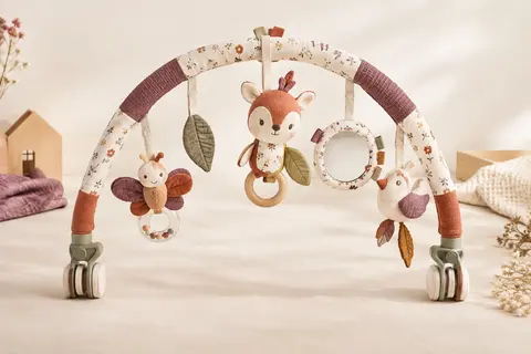 Arche d’éveil pour poussette avec hochets, miroir et jouets suspendus de la collection Dans la Prairie